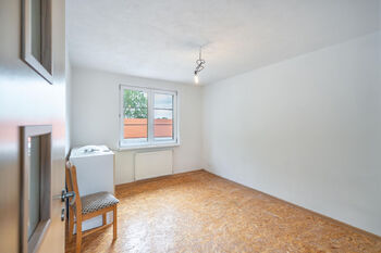 Druhá ložnice/pokoj v patře. - Prodej domu 98 m², Studená