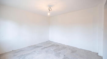 Třetí pokoj (v přízemí). - Prodej domu 98 m², Studená