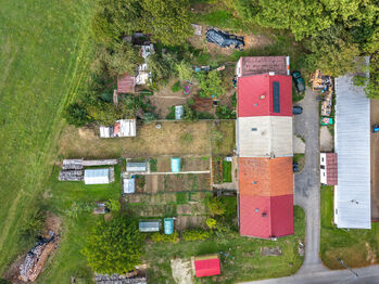 Pohled z ptačí perspektivy. - Prodej domu 98 m², Studená