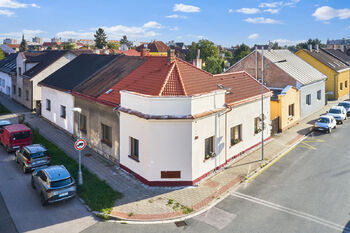 Byt v bytovém domě - Prodej bytu 4+1 v osobním vlastnictví 95 m², Hradec Králové 