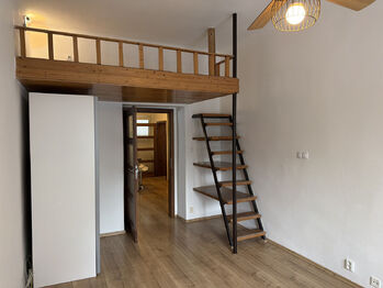 Pronájem bytu 2+kk v osobním vlastnictví 40 m², Praha 4 - Michle