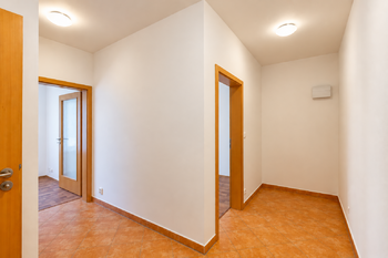 Prodej bytu 2+kk v osobním vlastnictví 38 m², Praha 5 - Zličín