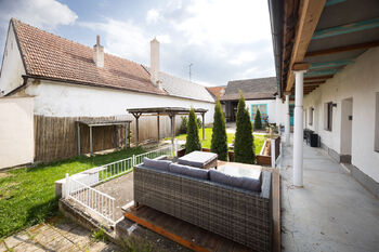 Dvůr - Pronájem bytu 3+kk v osobním vlastnictví 64 m², Mělčany