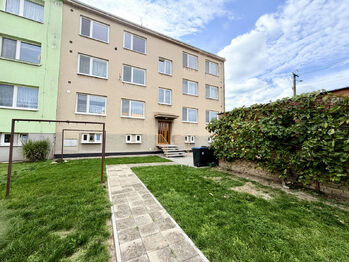 Prodej bytu 3+1 v osobním vlastnictví 86 m², Šaratice