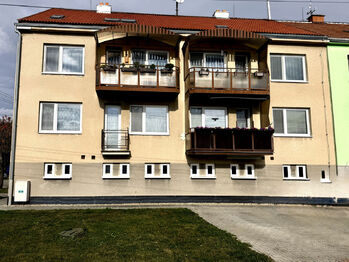 Prodej bytu 3+1 v osobním vlastnictví 86 m², Šaratice