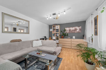 obývací pokoj - Prodej domu 137 m², Lišov