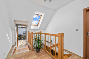 hala ve 2.NP - Prodej domu 137 m², Lišov