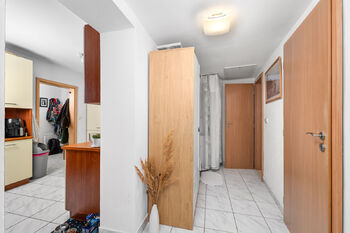 chodba domu - Prodej domu 137 m², Lišov