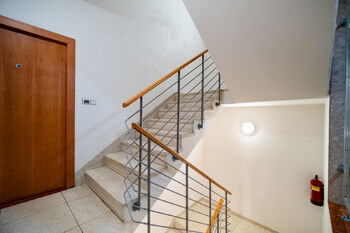 Společné prostory - Pronájem bytu 2+kk v osobním vlastnictví 53 m², Praha 5 - Smíchov