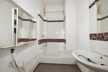Prodej nájemního (činžovního) domu 800 m², Zittau
