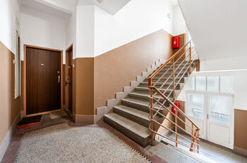 Prodej bytu 2+1 v osobním vlastnictví 60 m², Praha 5 - Košíře