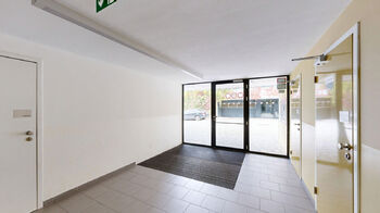 vstupní prostor domu - Prodej bytu 3+kk v osobním vlastnictví 68 m², Praha 4 - Modřany