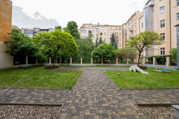 Prodej bytu 2+kk v osobním vlastnictví 73 m², Praha 7 - Holešovice