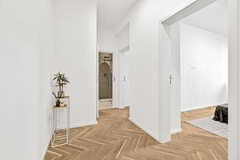 Vstupní hala - Prodej bytu 2+kk v osobním vlastnictví 49 m², Praha 2 - Vinohrady