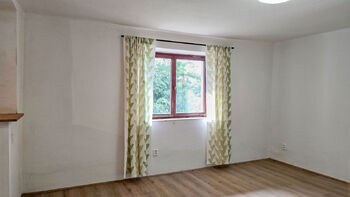 Obývací pokoj - Prodej domu 58 m², Medlovice