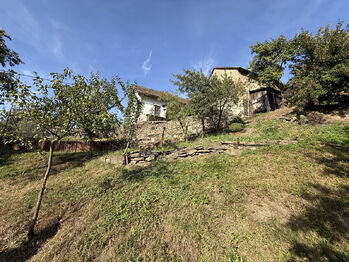 dolní zahrada - Prodej domu 65 m², Podhořany u Ronova