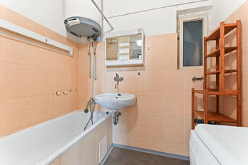Prodej bytu 1+1 v osobním vlastnictví 51 m², Praha 10 - Strašnice