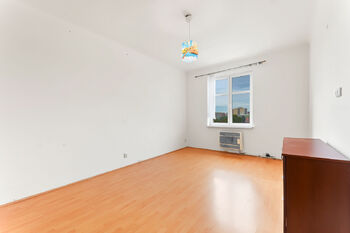 Prodej bytu 1+1 v osobním vlastnictví 51 m², Praha 10 - Strašnice