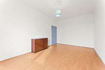 Prodej bytu 1+1 v osobním vlastnictví 51 m², Praha 10 - Strašnice