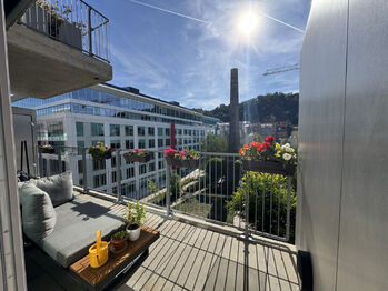 balkon  - Pronájem bytu 2+kk v osobním vlastnictví 52 m², Praha 8 - Karlín