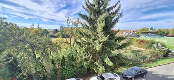 Výhled z obývacího pokoje - Prodej bytu 2+1 v osobním vlastnictví 58 m², Rousínov