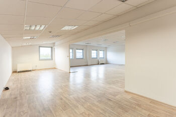Pronájem kancelářských prostor 338 m², Příbram