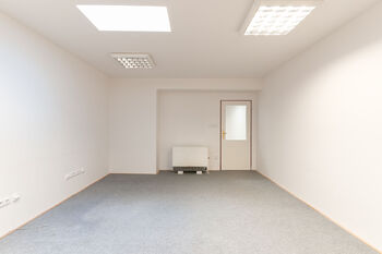 Pronájem kancelářských prostor 338 m², Příbram