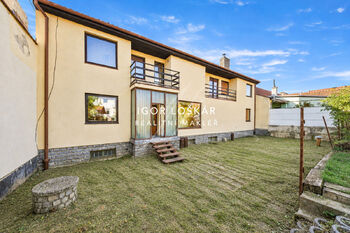 Prodej domu 180 m², Velatice