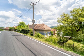 Prodej pozemku 2517 m², Liteň