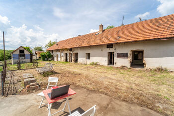 Prodej pozemku 2517 m², Liteň