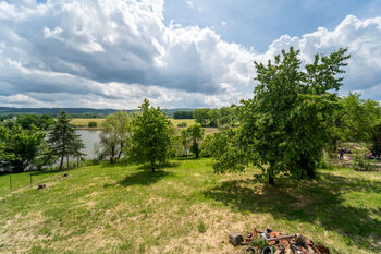 Prodej pozemku 2517 m², Liteň