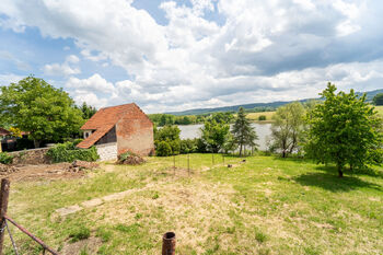 Prodej pozemku 2517 m², Liteň