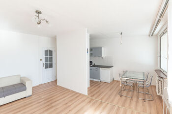 Prodej bytu 3+1 v osobním vlastnictví 77 m², Praha 10 - Petrovice