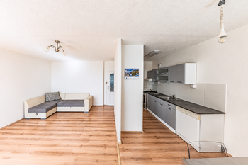 Prodej bytu 3+1 v osobním vlastnictví 77 m², Praha 10 - Petrovice