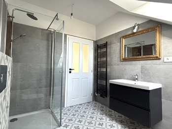 Koupelna 2NP - Prodej domu 152 m², Horní Planá