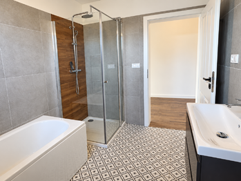 Koupelna 1NP - Prodej domu 152 m², Horní Planá