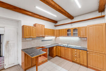 Kuchyň - Prodej domu 238 m², Žabonosy
