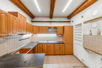 Kuchyň - Prodej domu 238 m², Žabonosy