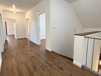 chodba 2NP - Prodej domu 152 m², Horní Planá