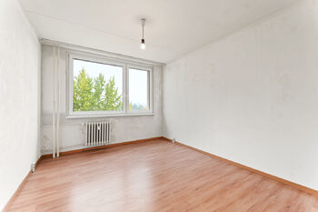 pokoj menší - Prodej bytu 3+1 v osobním vlastnictví 81 m², Praha 10 - Petrovice
