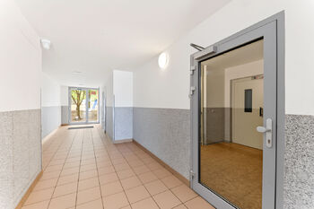 Prodej bytu 3+1 v osobním vlastnictví 81 m², Praha 10 - Petrovice