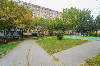 Prodej bytu 3+1 v osobním vlastnictví 81 m², Praha 10 - Petrovice