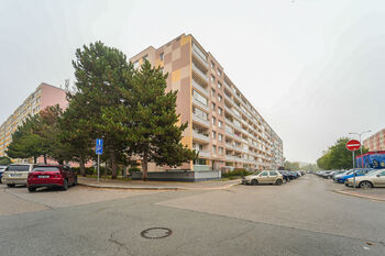Prodej bytu 3+1 v osobním vlastnictví 81 m², Praha 10 - Petrovice