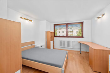 pokoj 2 - 1.NP - Prodej bytu 5+1 v osobním vlastnictví 191 m², České Budějovice