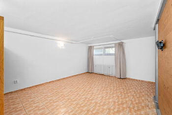 ložnice v 1.PP - Prodej bytu 5+1 v osobním vlastnictví 191 m², České Budějovice