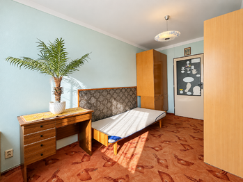 Pokoj č. 1 - Prodej bytu 4+1 v osobním vlastnictví 76 m², Benátky nad Jizerou