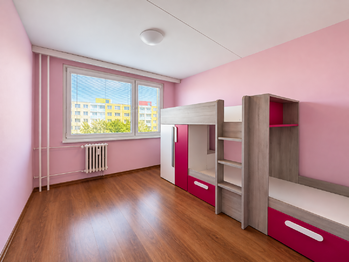 Prodej bytu 3+1 v osobním vlastnictví 70 m², Praha 10 - Horní Měcholupy