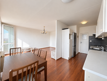 Prodej bytu 3+1 v osobním vlastnictví 70 m², Praha 10 - Horní Měcholupy