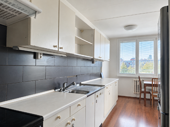 Prodej bytu 3+1 v osobním vlastnictví 70 m², Praha 10 - Horní Měcholupy