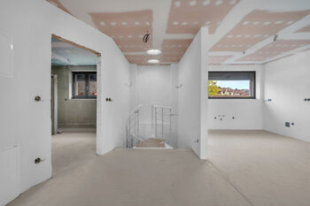 kuchyň a hala_III.NP - Prodej domu 306 m², Ústí nad Orlicí